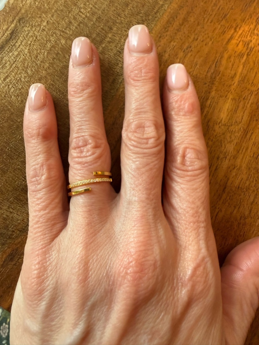 Gold Tone Crisscross Pave Stackable Ring - Women's Jewelry size 5 - Picture 4 of 6